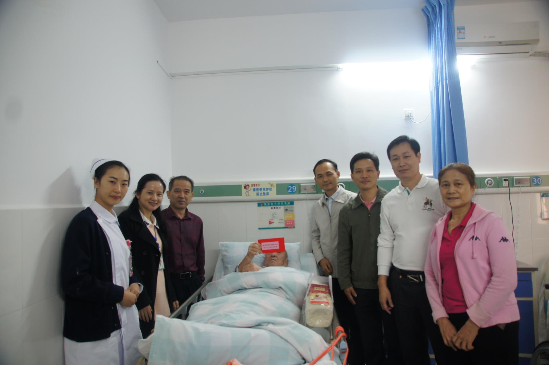 嘘寒问暖见真情，组织关怀暖人心