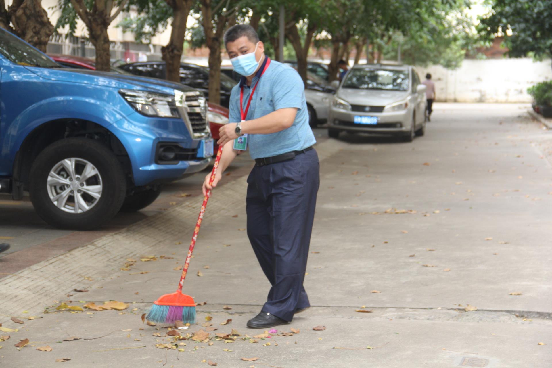 省安宁医院开展“四爱”卫生健康大行动