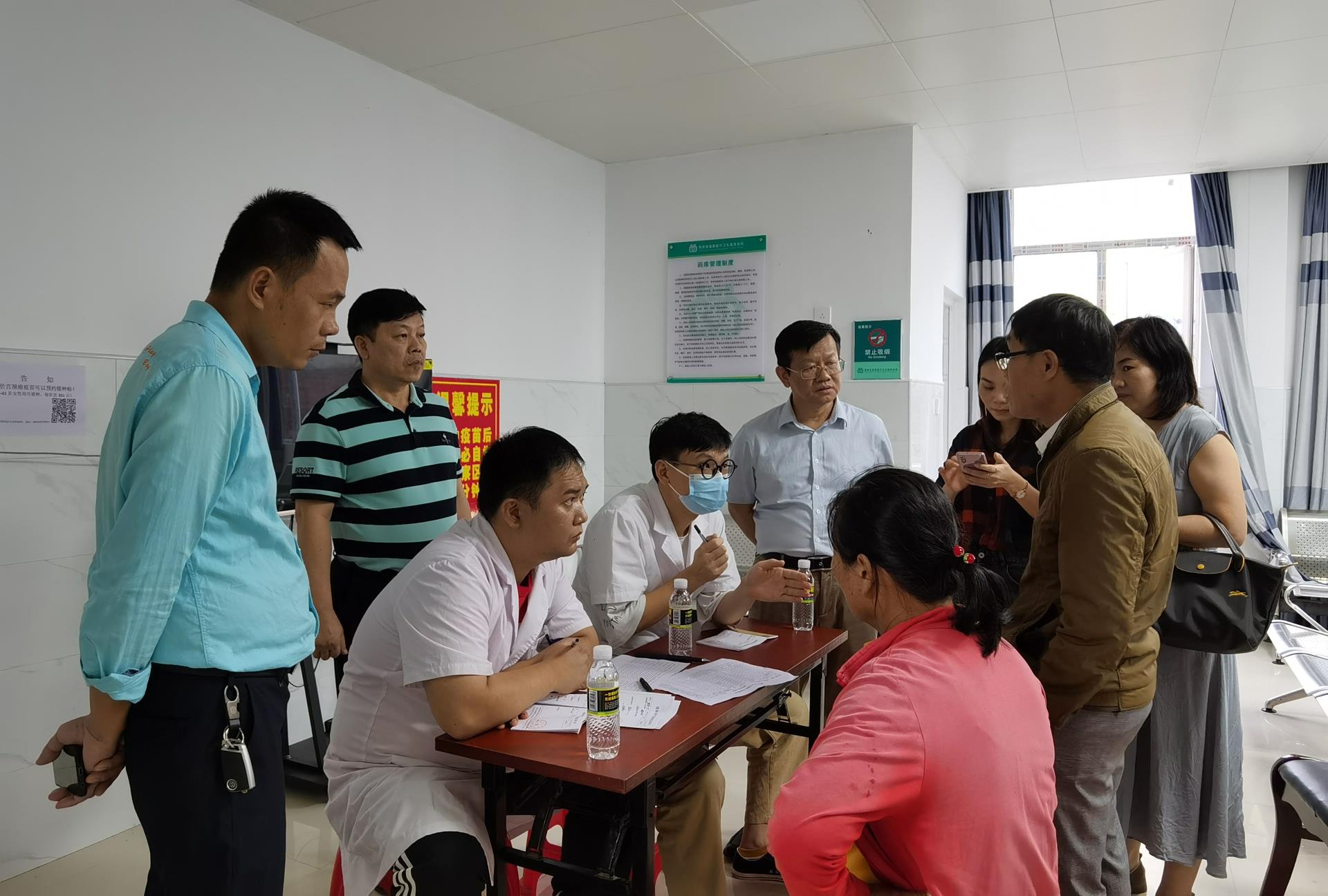 海南省精神卫生中心第六对口帮扶小组赴儋州市开展座谈会及对在管精神障碍患者进行用药指导、诊断筛查