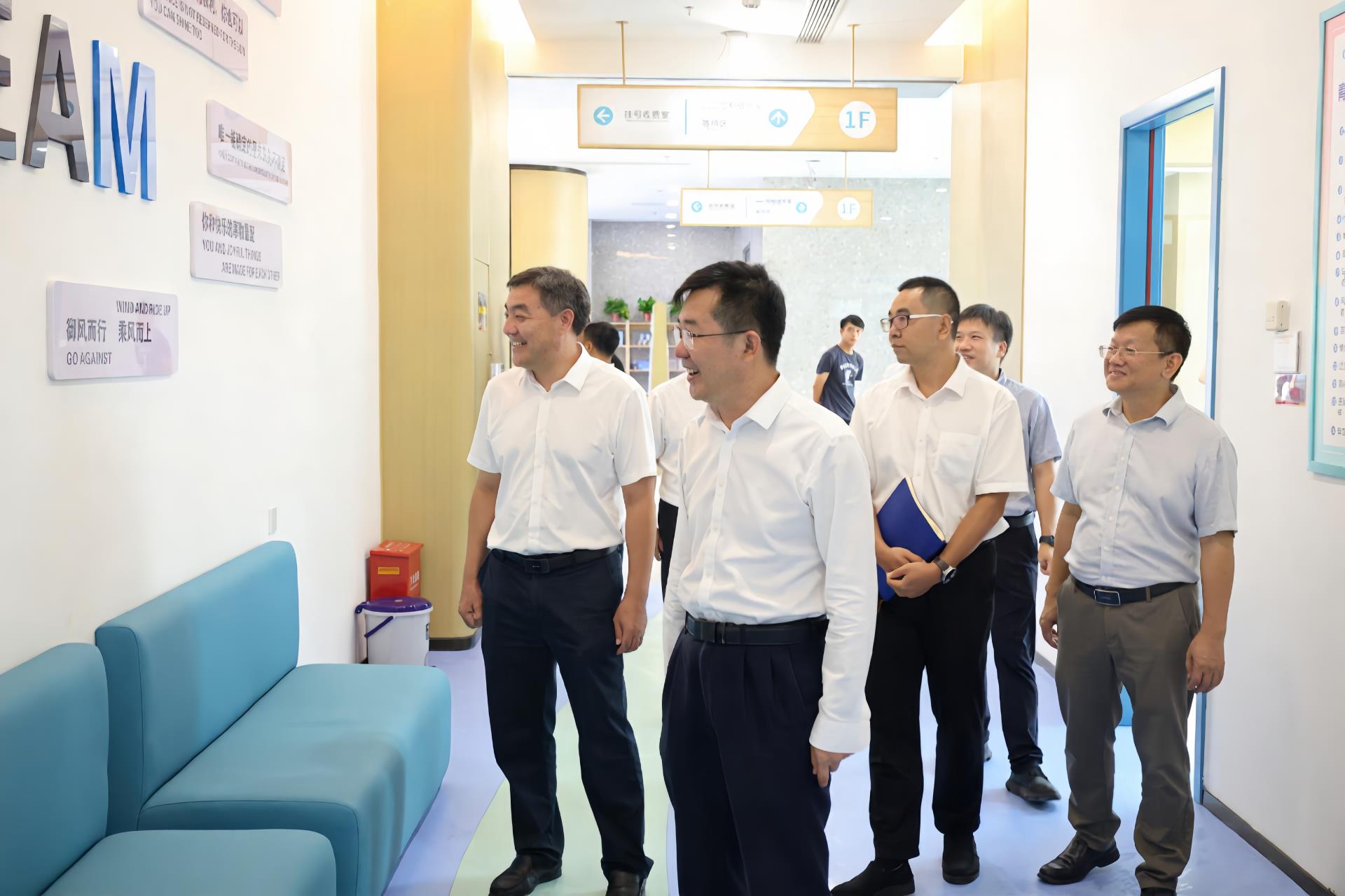 海南省卫生健康委党委书记、主任李文秀到海南省青少年心理健康医学中心调研